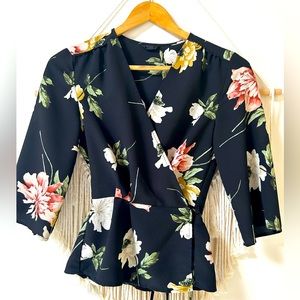 TOP SHOP - Size 2 - Wrap top with floral design